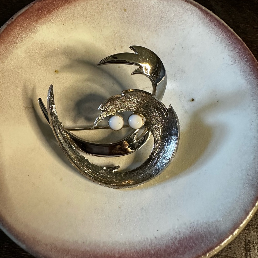 Vintage Brookraft Silver Tone Faux Pearls Brooch Pin